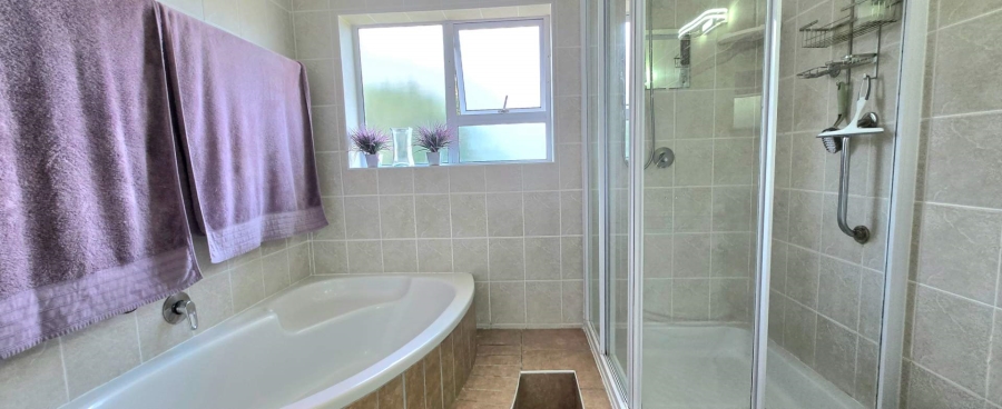 3 Bedroom Property for Sale in Kleinbaai Western Cape